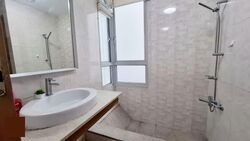The Lakeshore (D22), Condominium #561223391